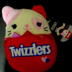 Twizzlers Karina Squish-mallow NWT